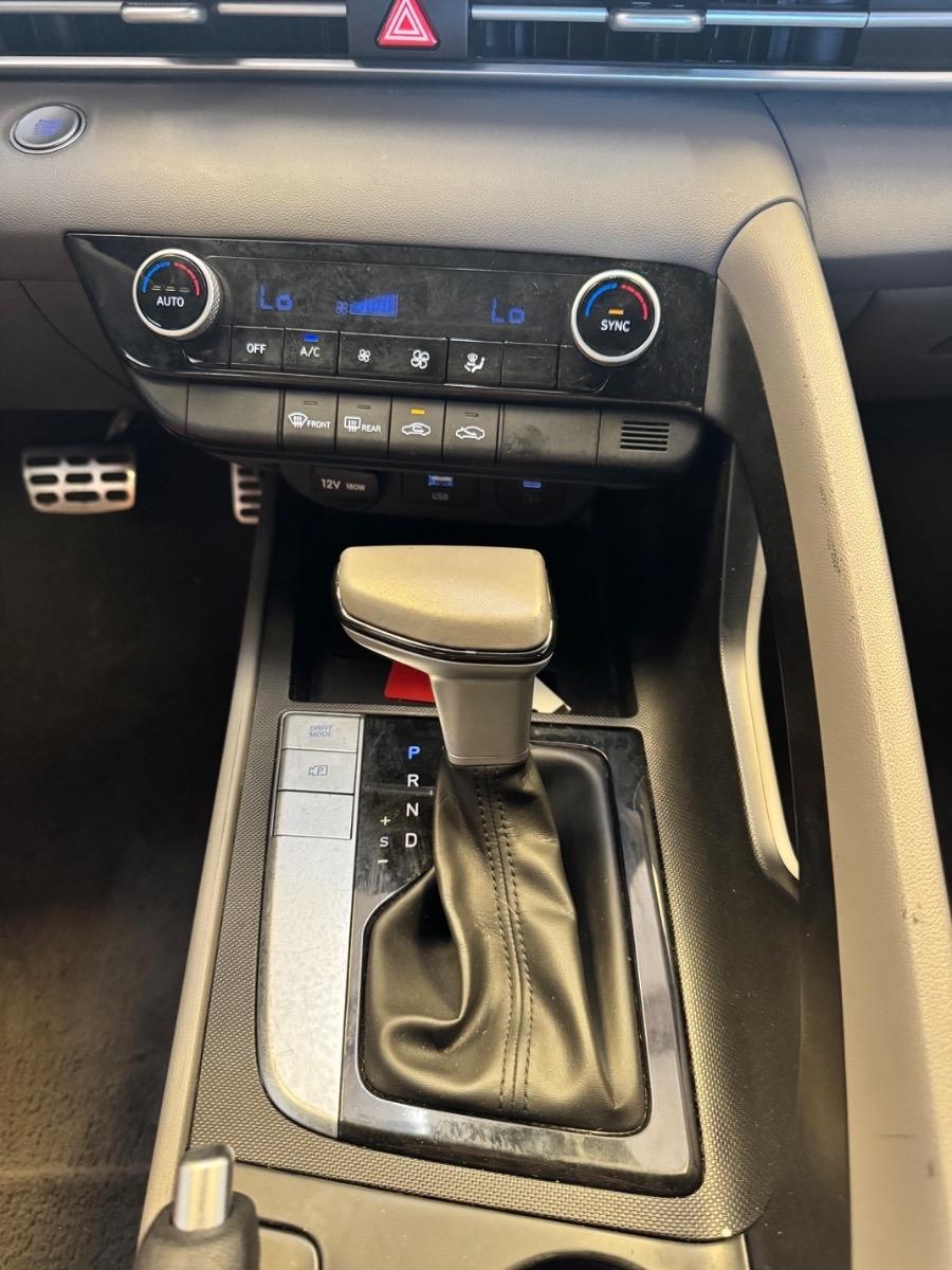 Hyundai Elantra SEL Sport IVT 2025