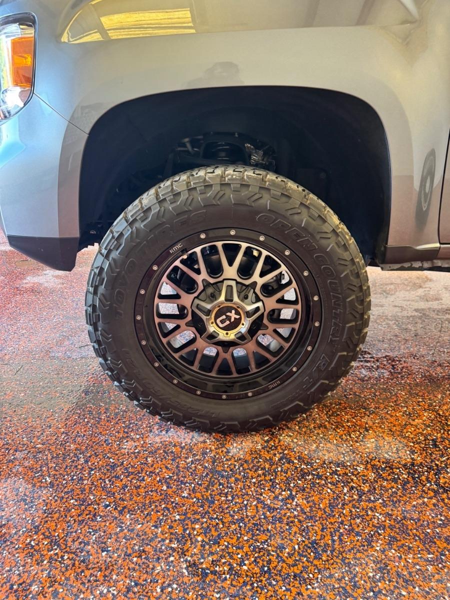 GMC Canyon 4WD Crew Cab 128" Elevation 2022