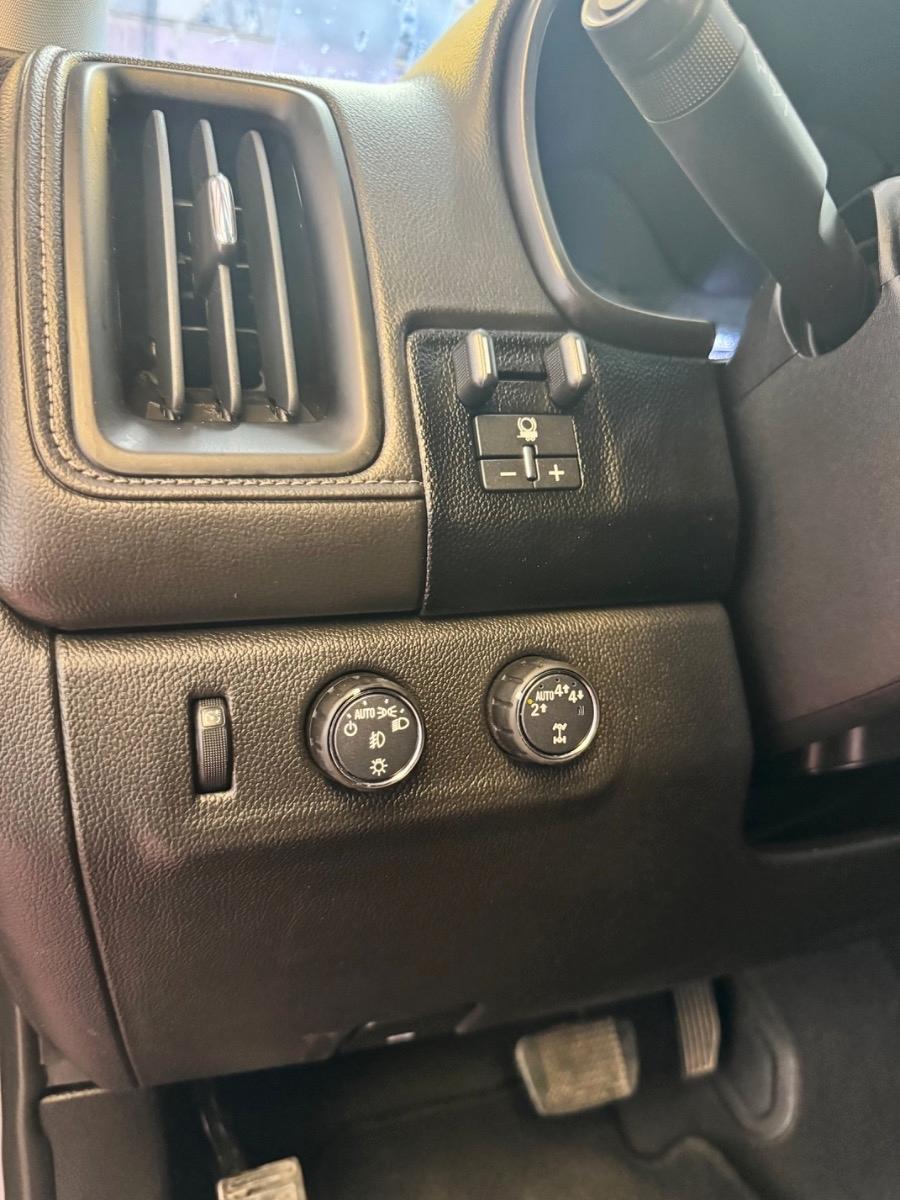 GMC Canyon 4WD Crew Cab 128" Elevation 2022