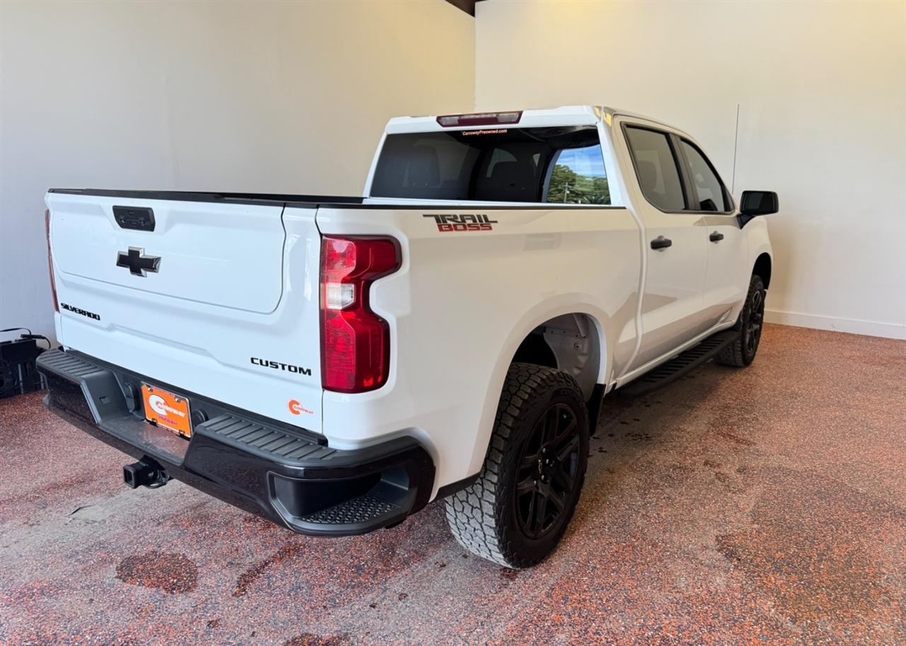 Chevrolet Silverado 1500 4WD Crew Cab 147" Custom Trail Boss 2023