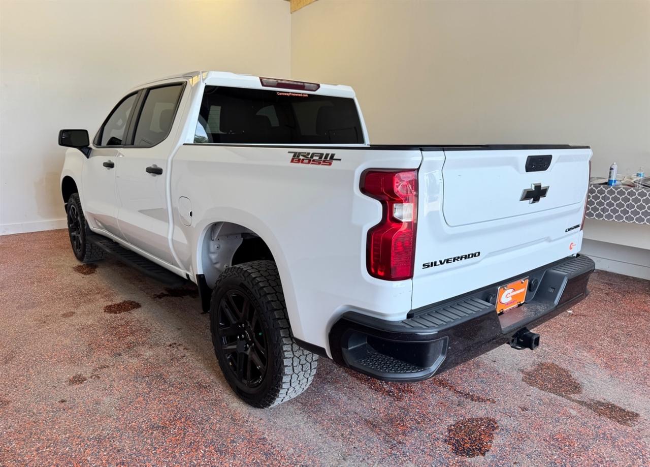 Chevrolet Silverado 1500 4WD Crew Cab 147" Custom Trail Boss 2023