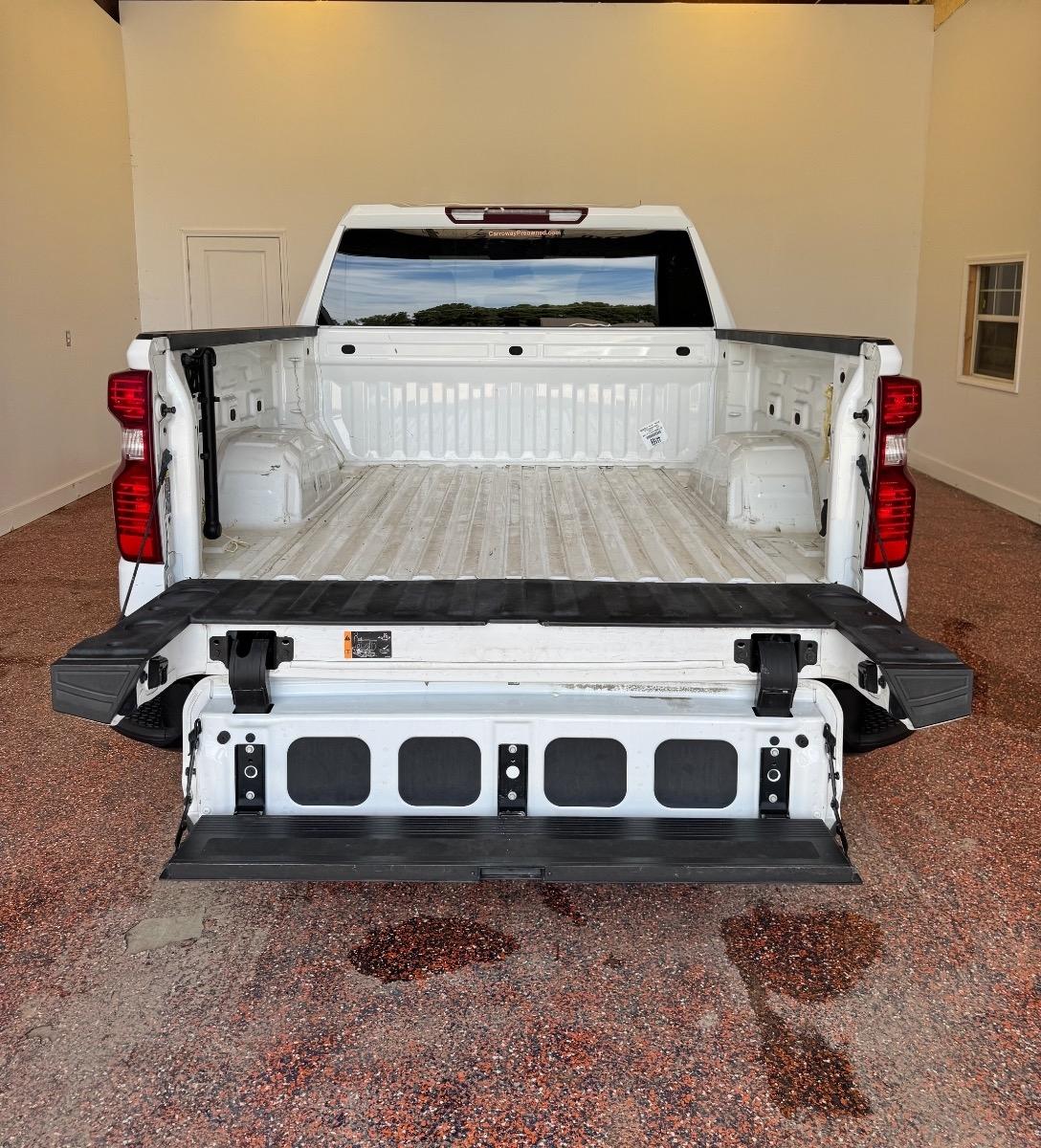 Chevrolet Silverado 1500 4WD Crew Cab 147" Custom Trail Boss 2023