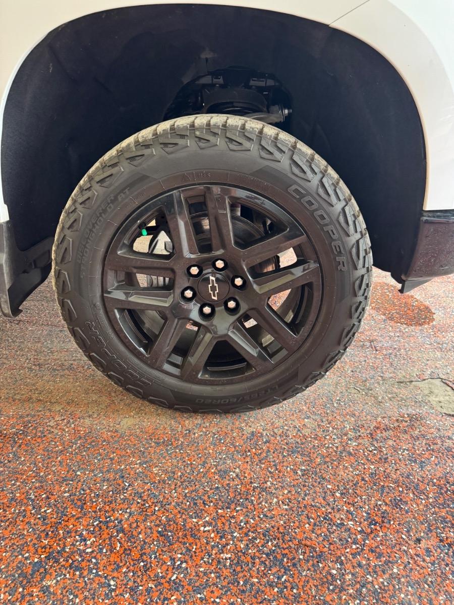 Chevrolet Silverado 1500 4WD Crew Cab 147" Custom Trail Boss 2023
