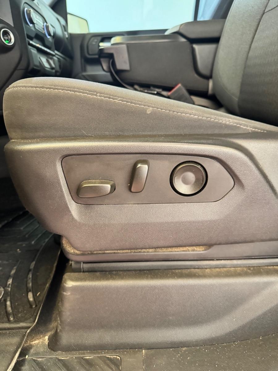 Chevrolet Silverado 1500 4WD Crew Cab 147" Custom Trail Boss 2023