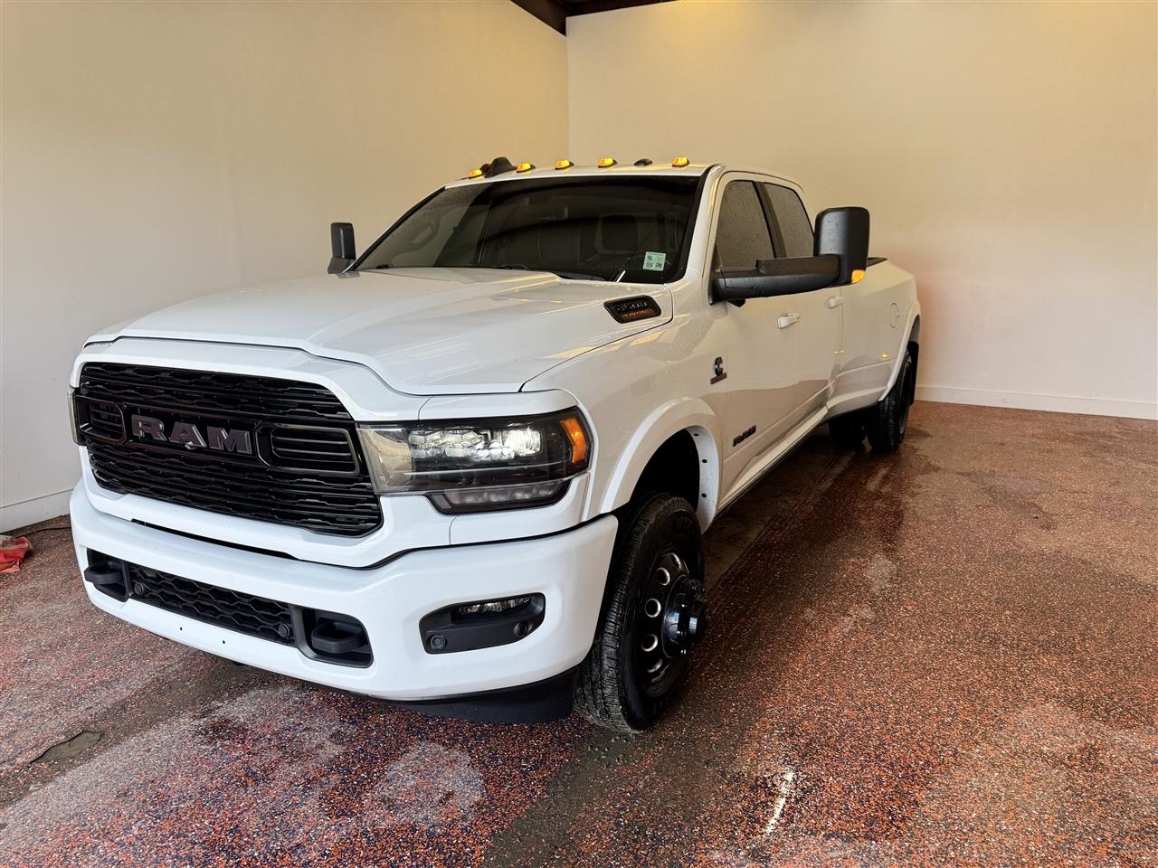 2022 RAM 3500 Limited 4x4 Crew Cab 8' Box
