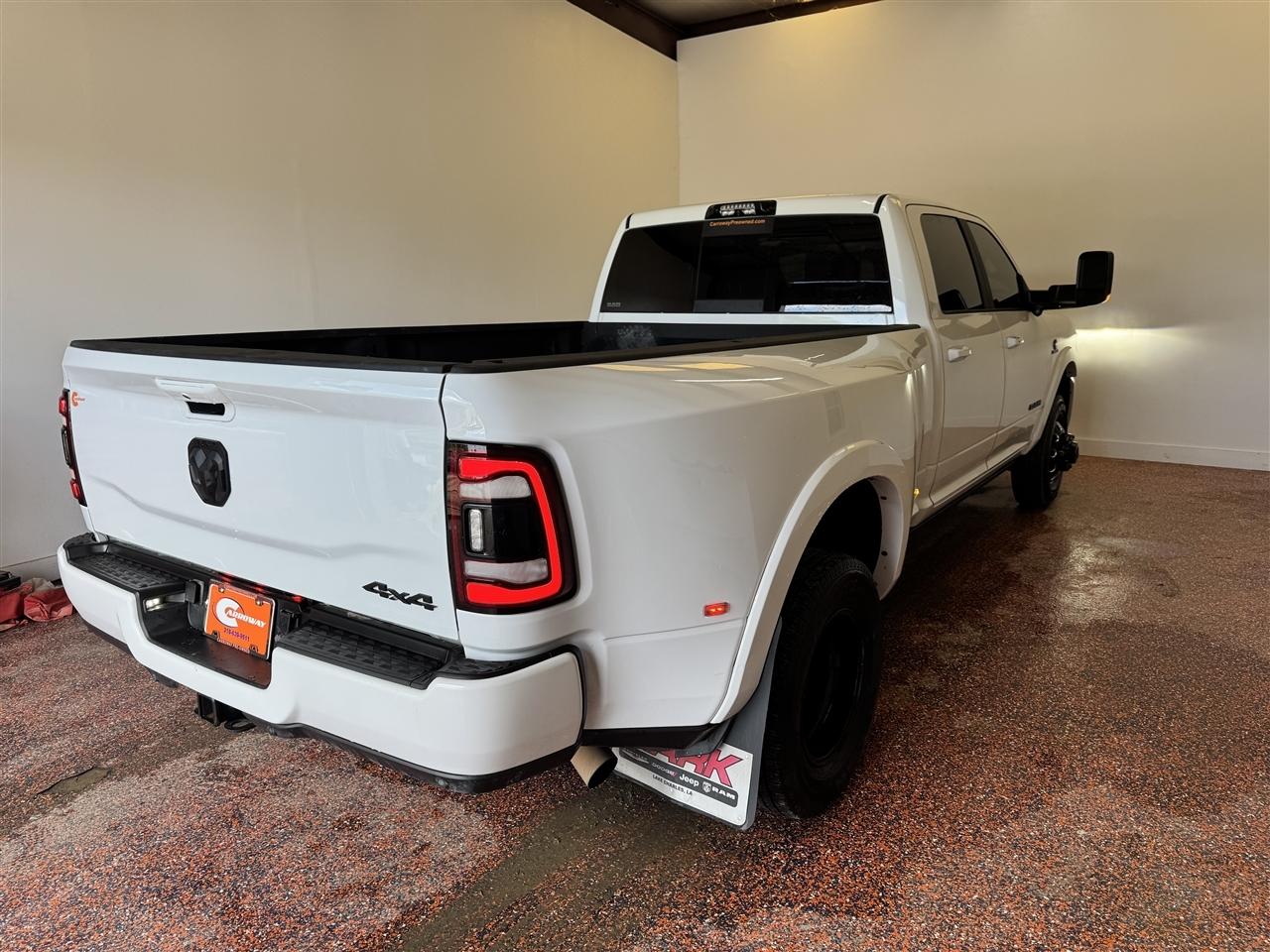 RAM 3500 Limited 4x4 Crew Cab 8' Box 2022