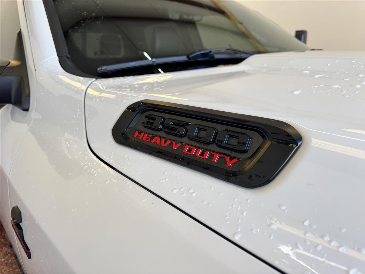 RAM 3500 Limited 4x4 Crew Cab 8' Box 2022