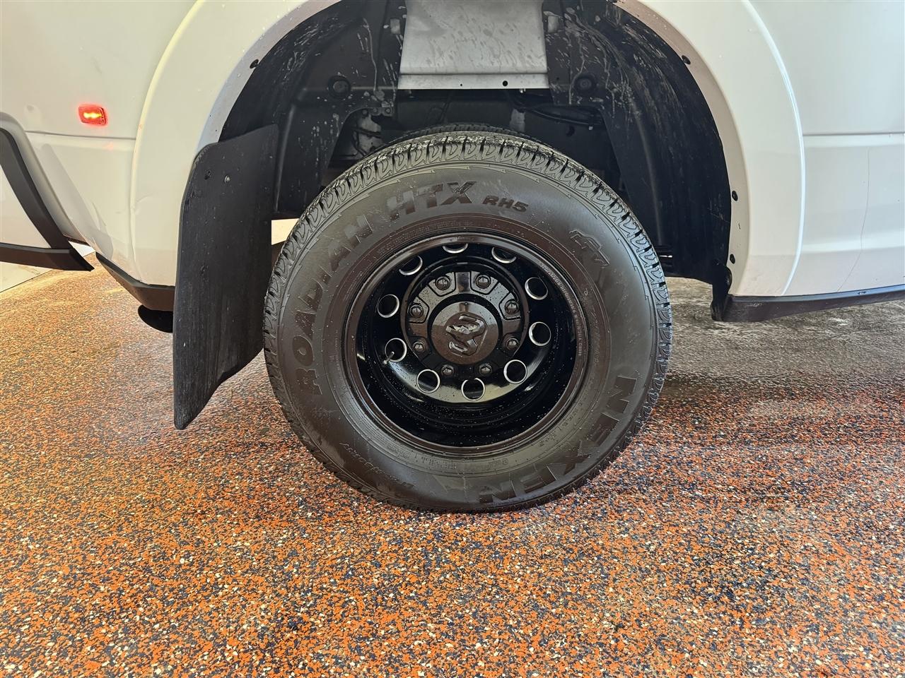 RAM 3500 Limited 4x4 Crew Cab 8' Box 2022