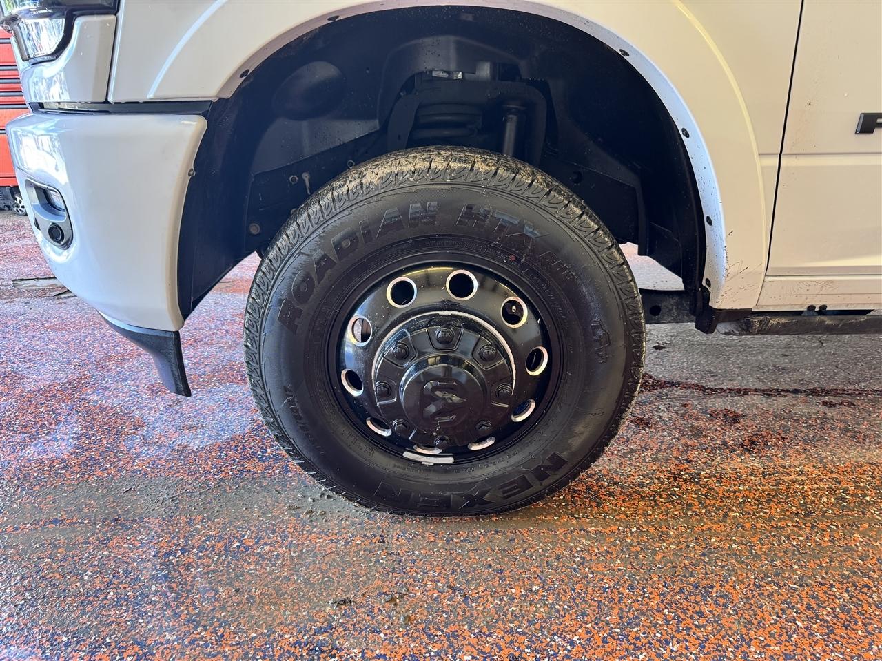 RAM 3500 Limited 4x4 Crew Cab 8' Box 2022