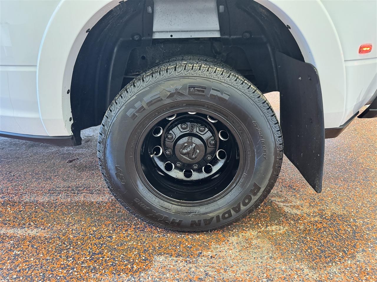 RAM 3500 Limited 4x4 Crew Cab 8' Box 2022