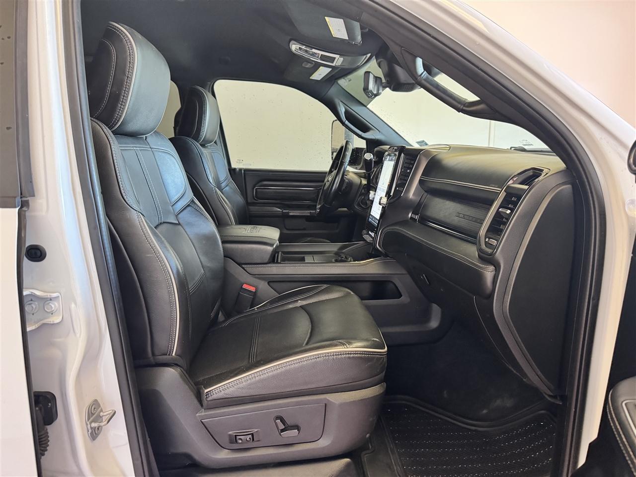 RAM 3500 Limited 4x4 Crew Cab 8' Box 2022