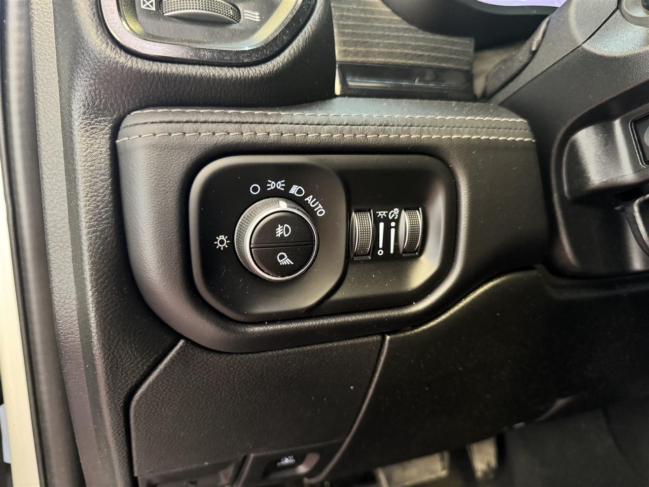 RAM 3500 Limited 4x4 Crew Cab 8' Box 2022