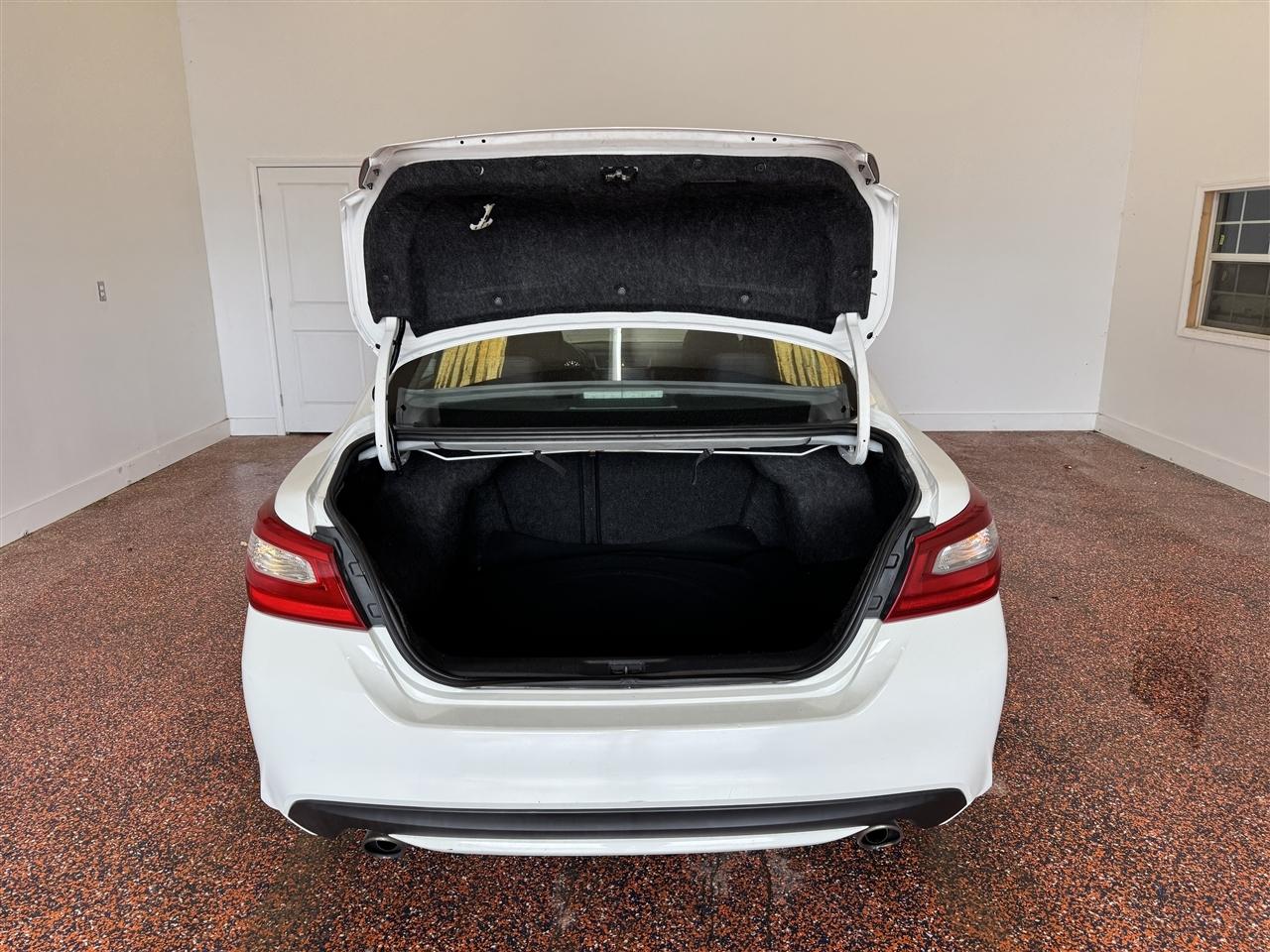 Nissan Altima 2.5 SV Sedan 2018