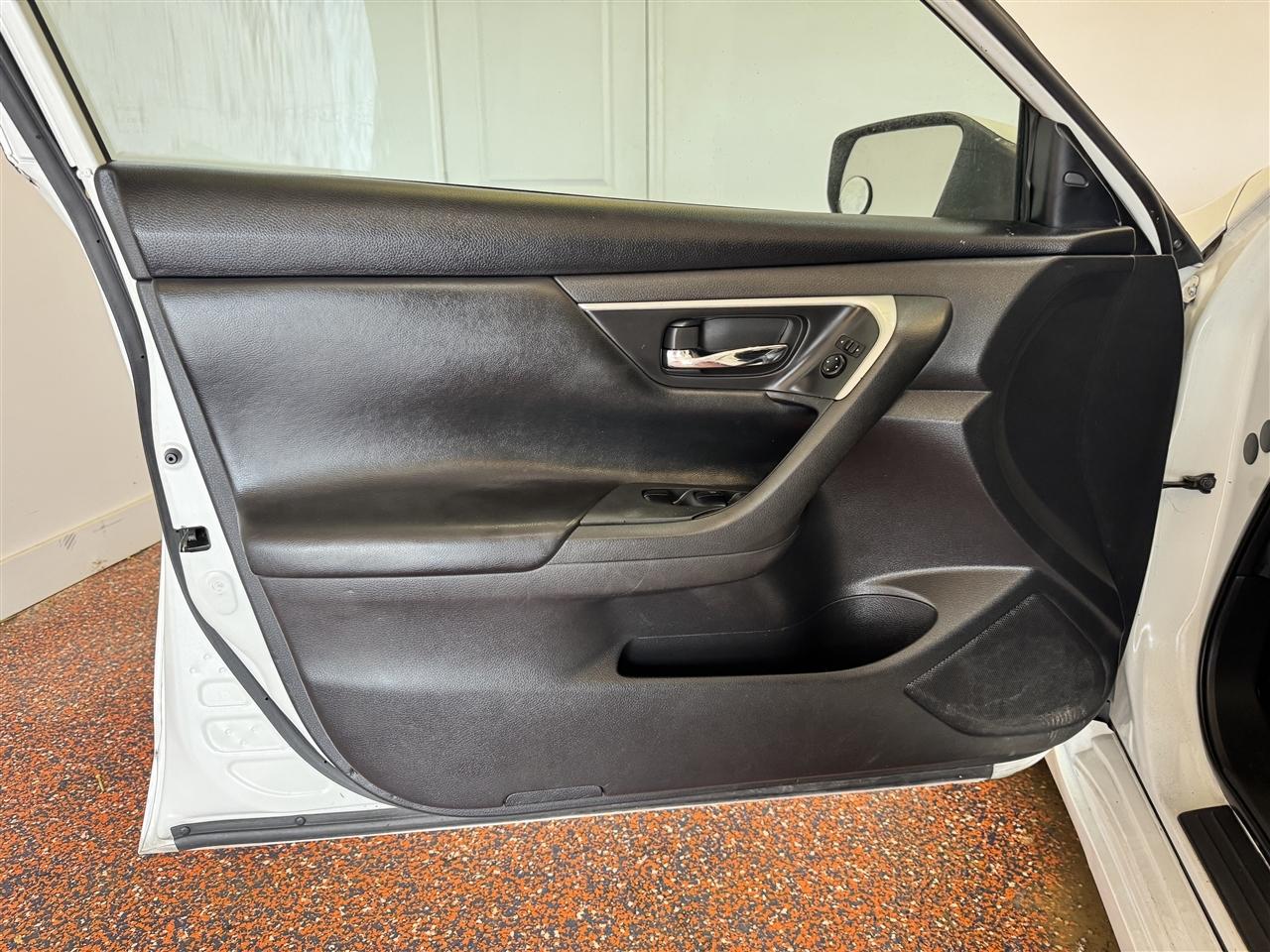 Nissan Altima 2.5 SV Sedan 2018