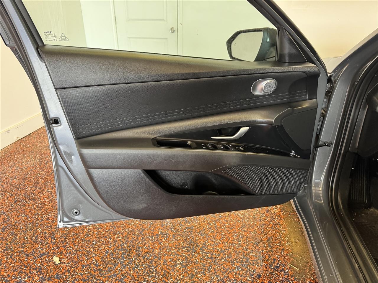 Hyundai Elantra SEL IVT 2023
