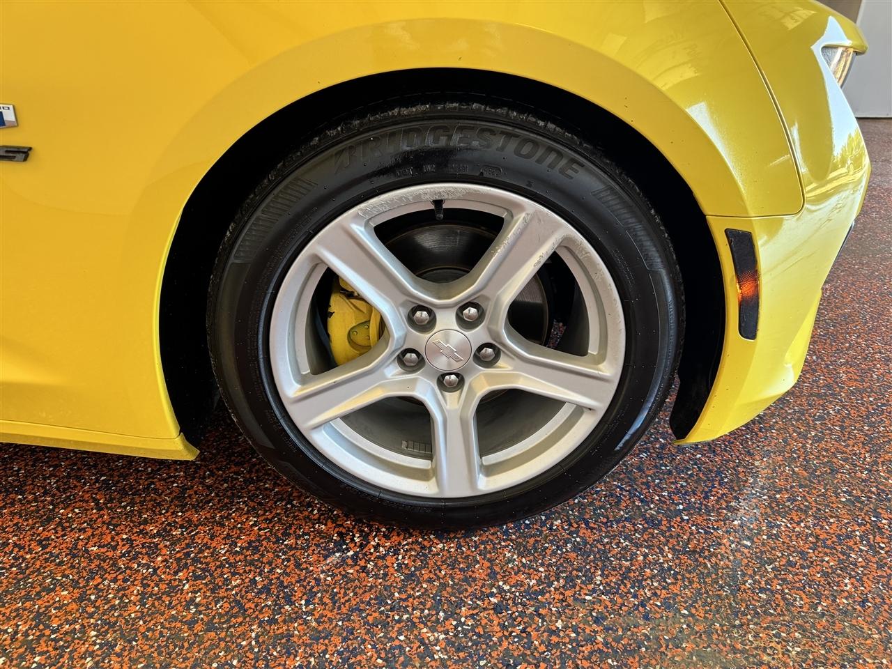 Chevrolet Camaro 2dr Cpe 1LT 2017