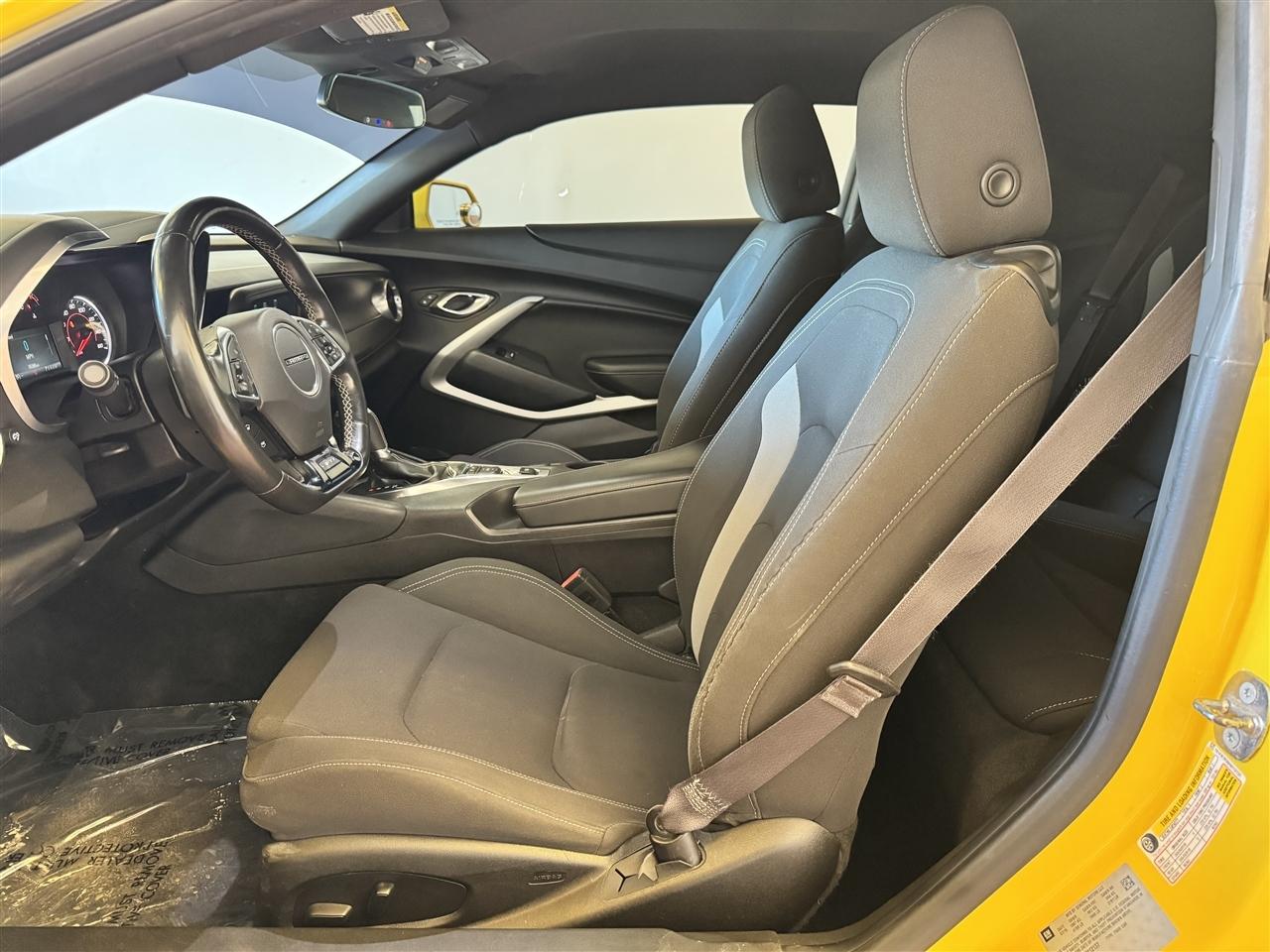 Chevrolet Camaro 2dr Cpe 1LT 2017