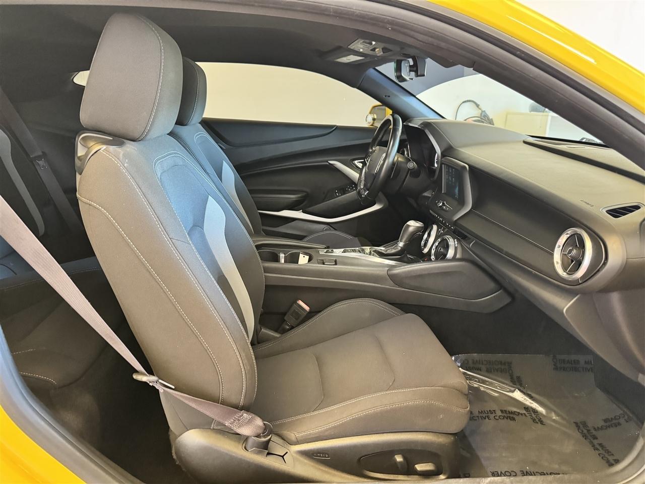 Chevrolet Camaro 2dr Cpe 1LT 2017