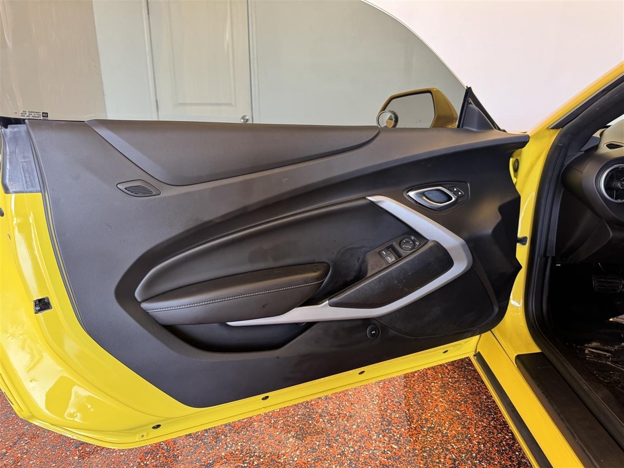 Chevrolet Camaro 2dr Cpe 1LT 2017