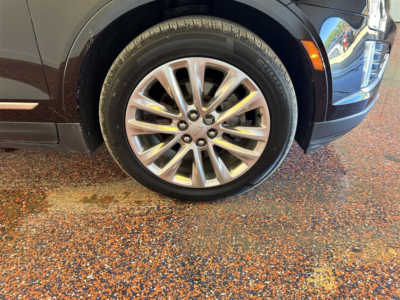 Cadillac XT5 AWD 4dr Platinum 2017