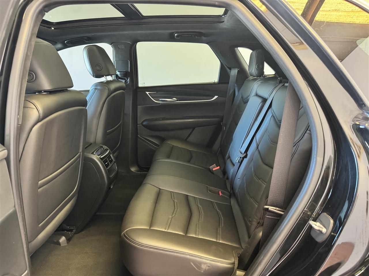 Cadillac XT5 AWD 4dr Platinum 2017