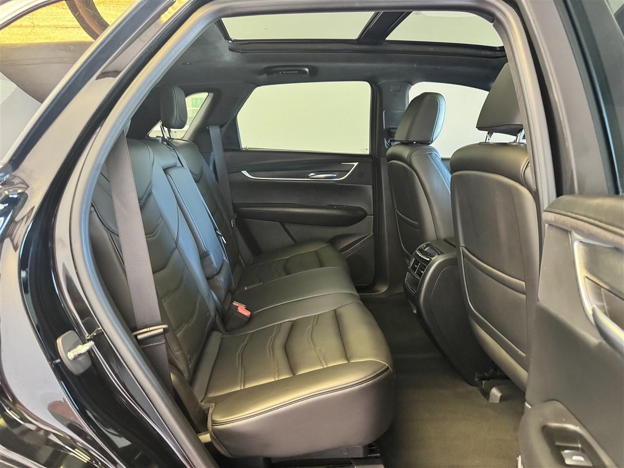 Cadillac XT5 AWD 4dr Platinum 2017