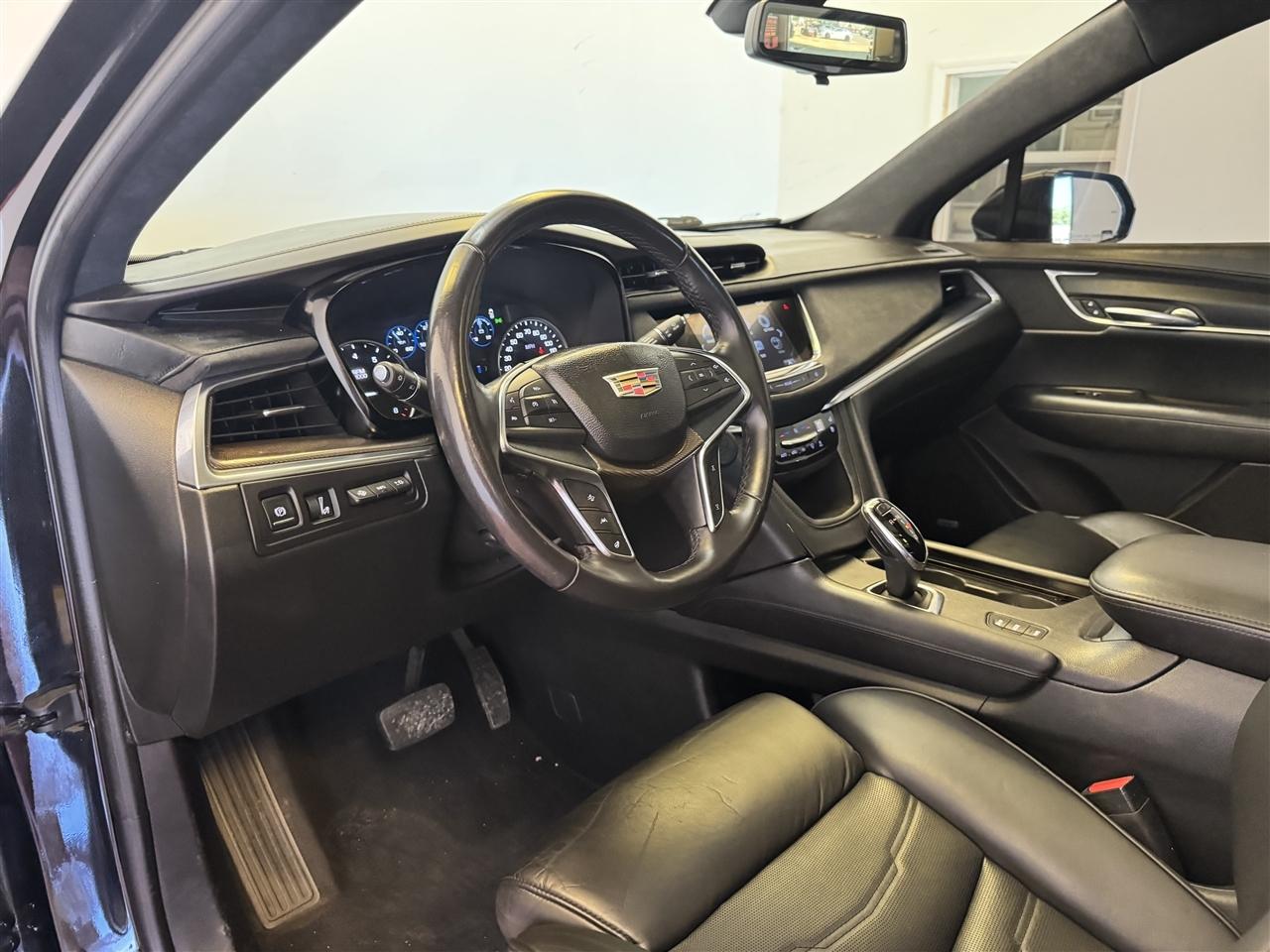 Cadillac XT5 AWD 4dr Platinum 2017