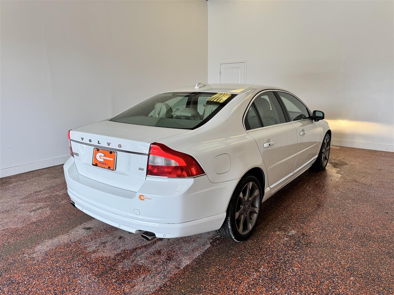 Volvo S80 4dr Sdn I6 FWD 2010