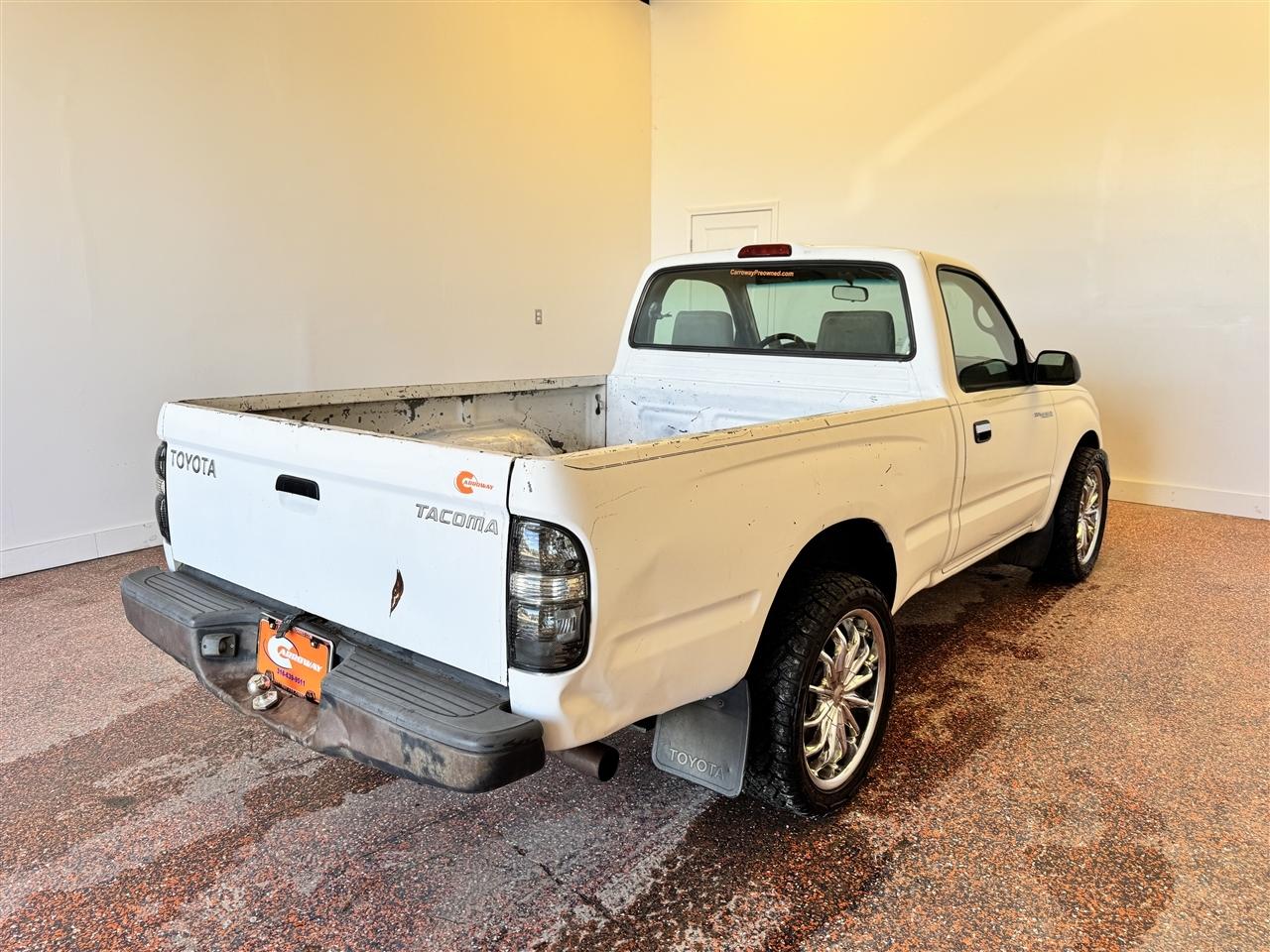 Toyota Tacoma Reg Cab Manual (Natl) 2004