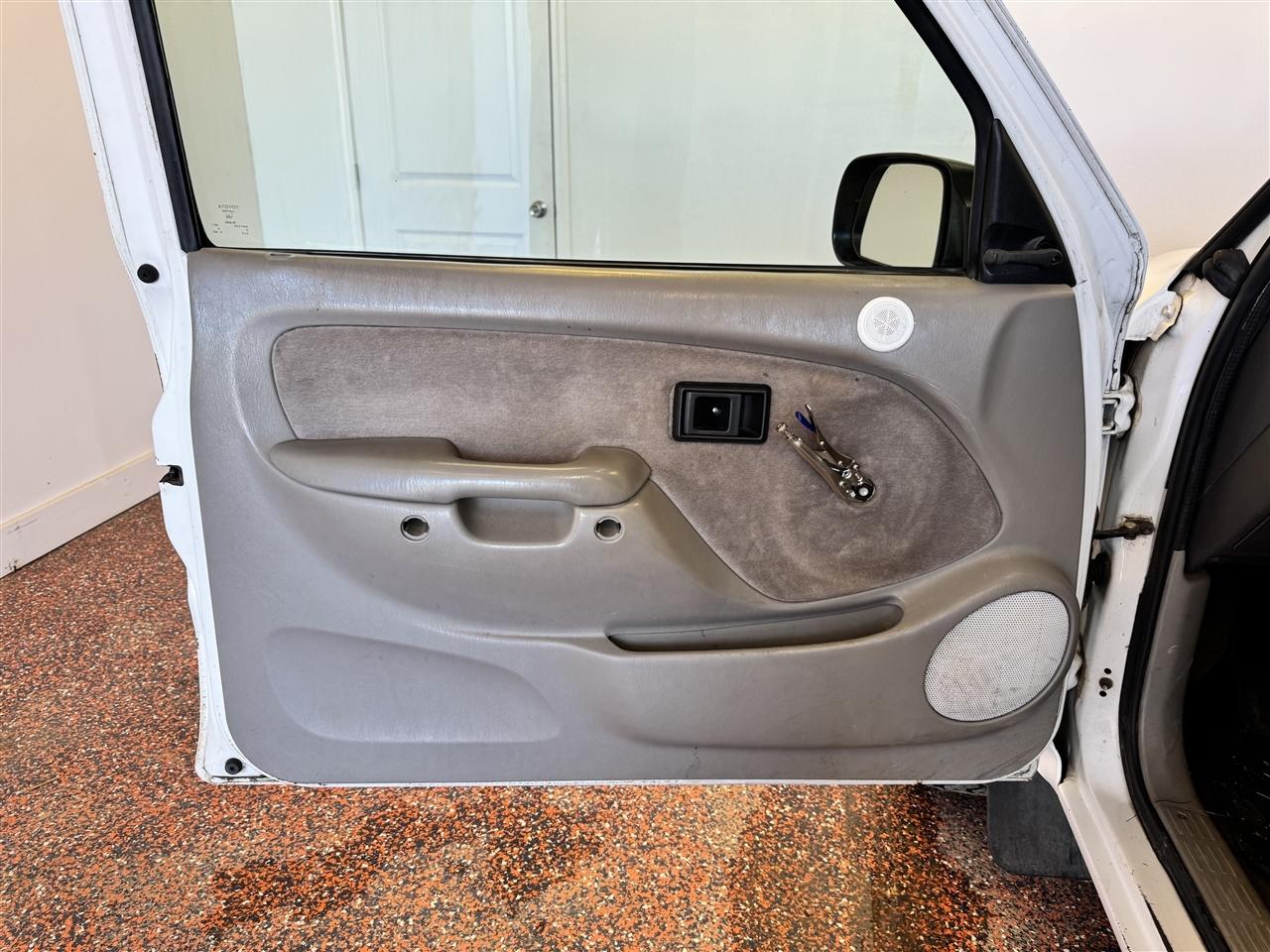 Toyota Tacoma Reg Cab Manual (Natl) 2004