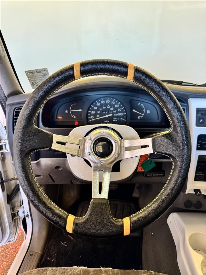 Toyota Tacoma Reg Cab Manual (Natl) 2004