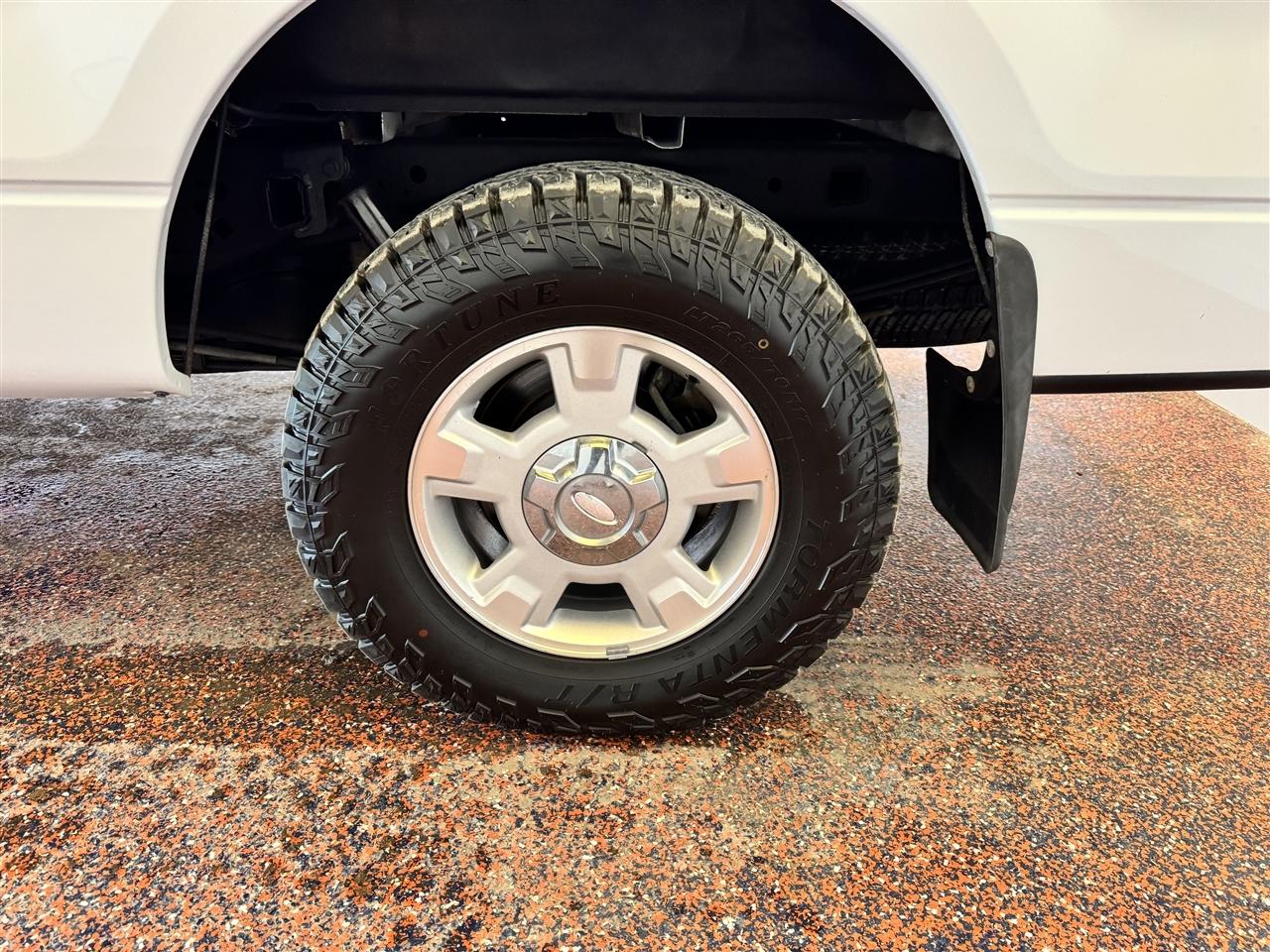 Ford F-150 4WD SuperCrew 145" XL 2013