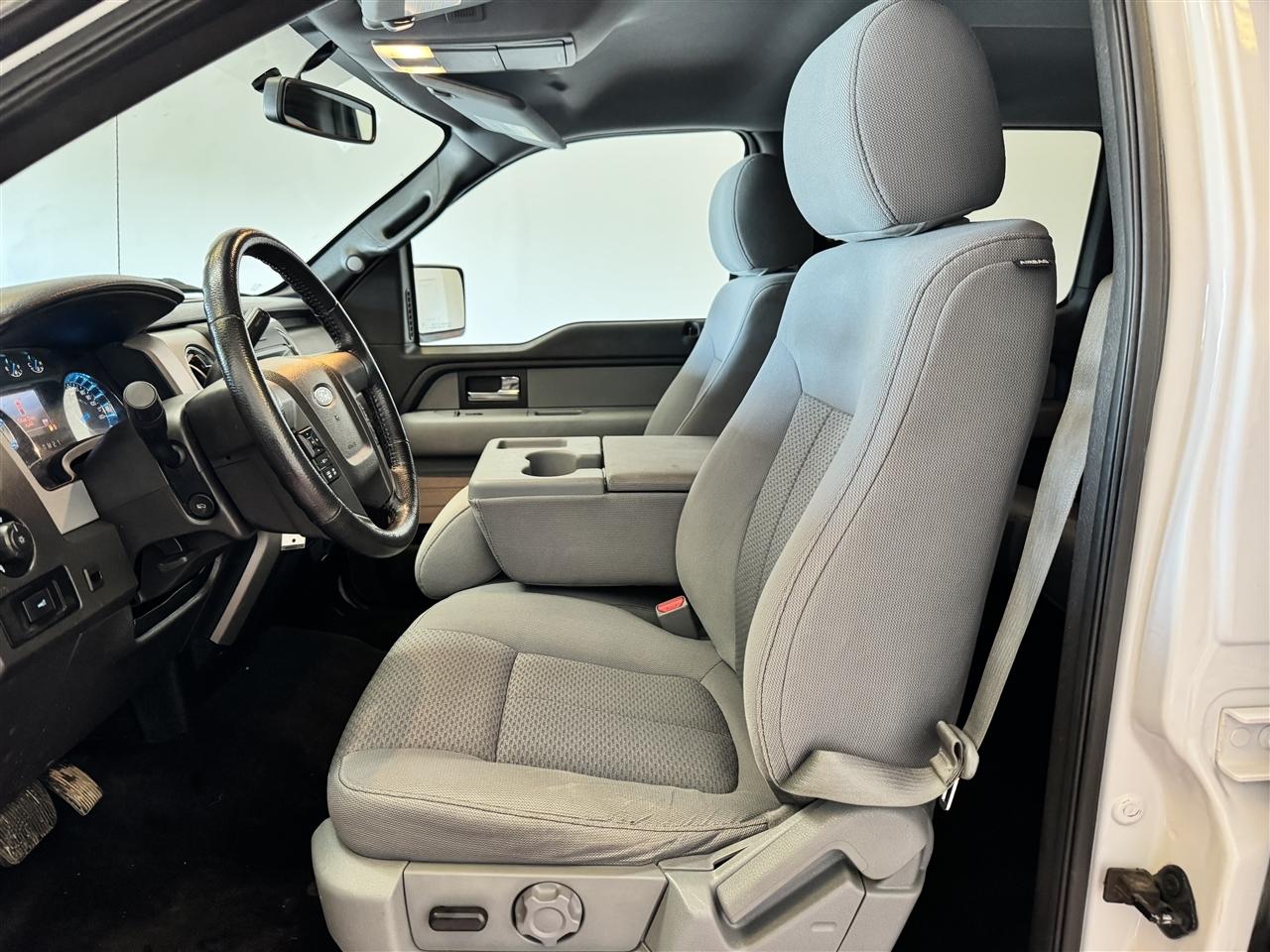 Ford F-150 4WD SuperCrew 145" XL 2013