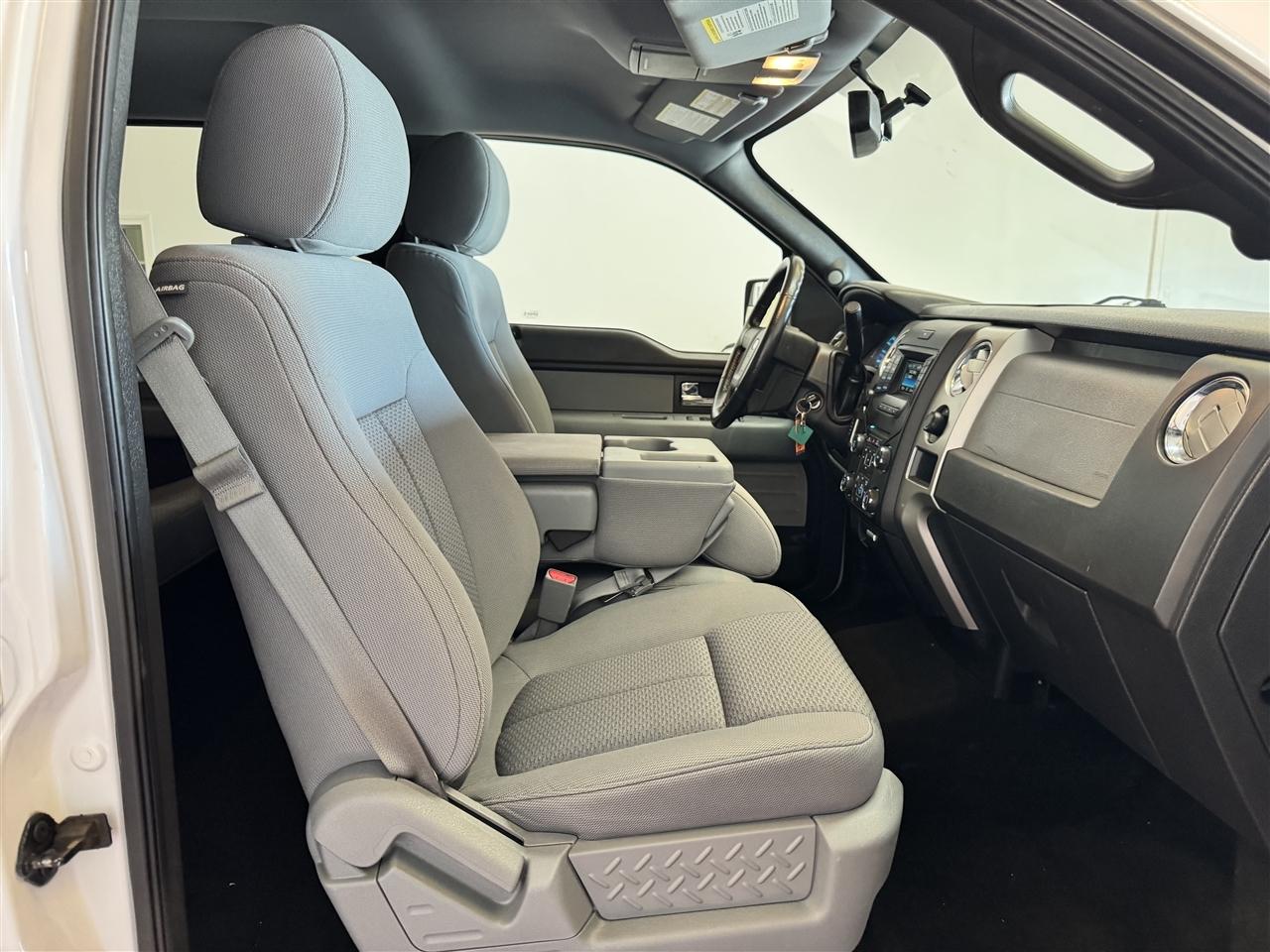 Ford F-150 4WD SuperCrew 145" XL 2013