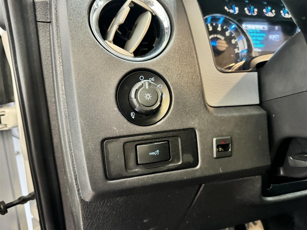 Ford F-150 4WD SuperCrew 145" XL 2013