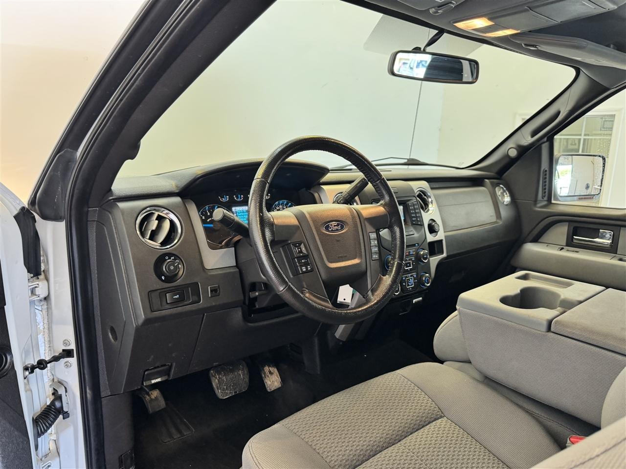 Ford F-150 4WD SuperCrew 145" XL 2013