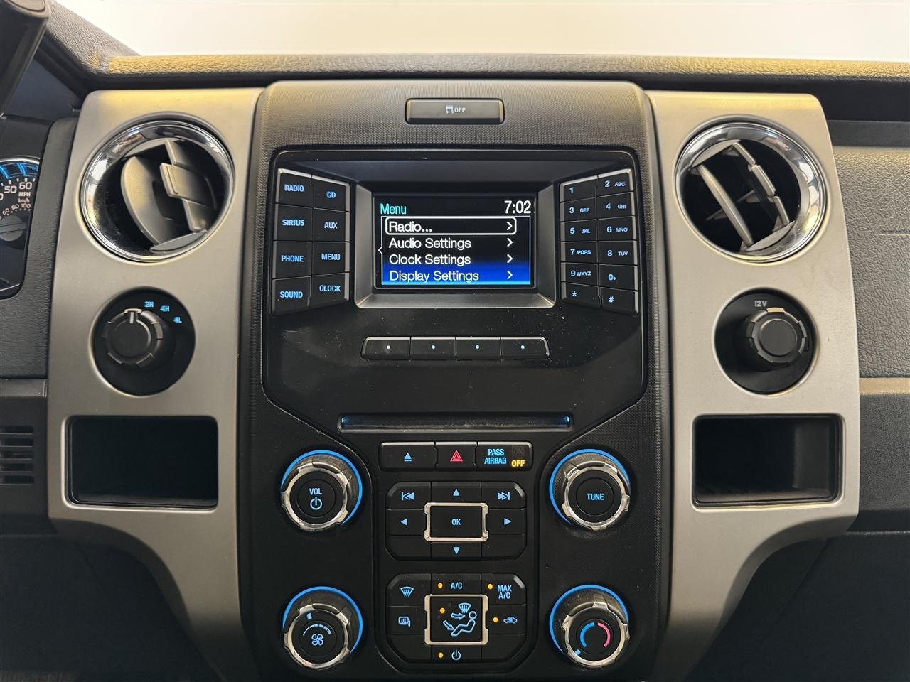 Ford F-150 4WD SuperCrew 145" XL 2013