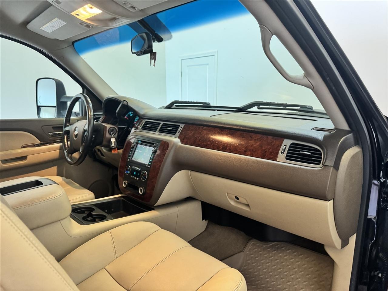 Chevrolet Silverado 3500HD 4WD Crew Cab 167" DRW LTZ 2009