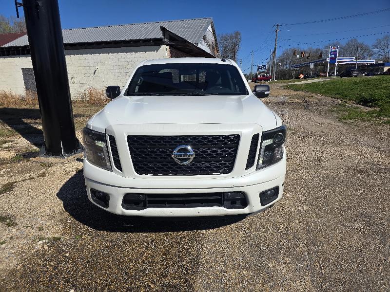 Nissan Titan  2019