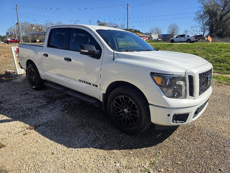 Nissan Titan  2019