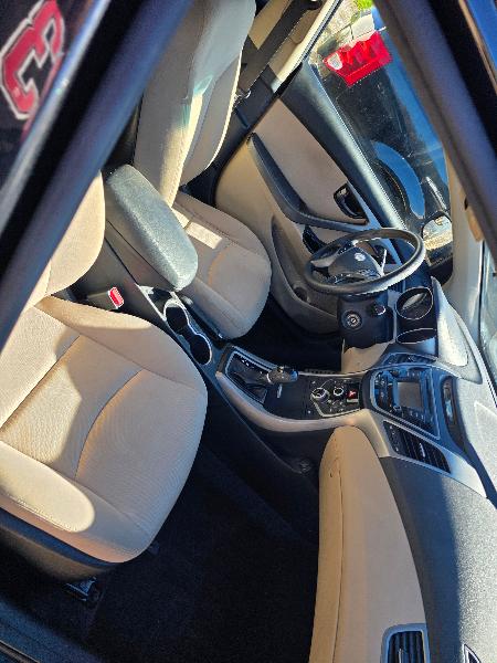 Hyundai Elantra SE 2014