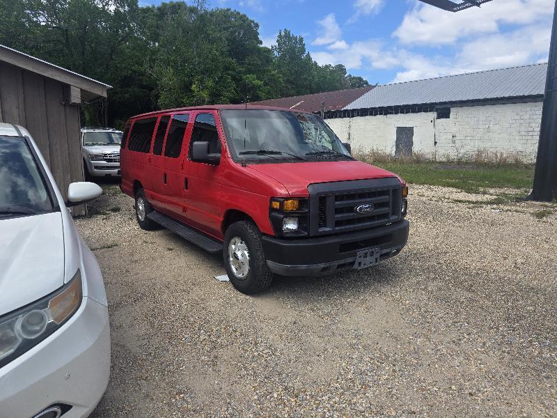 Ford Econoline E-350 XLT Super Duty Extended 2013
