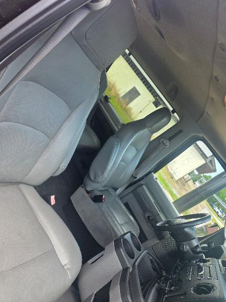 Ford Econoline E-350 XLT Super Duty Extended 2013