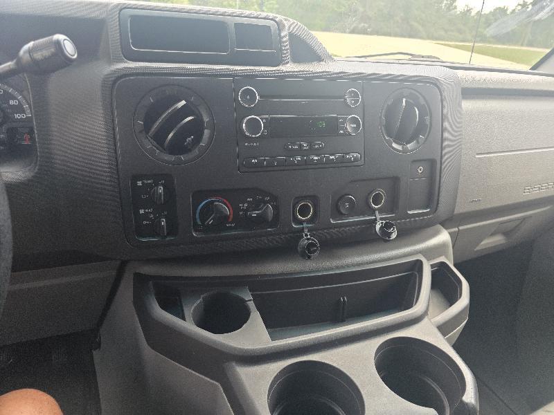 Ford Econoline E-350 XLT Super Duty Extended 2013