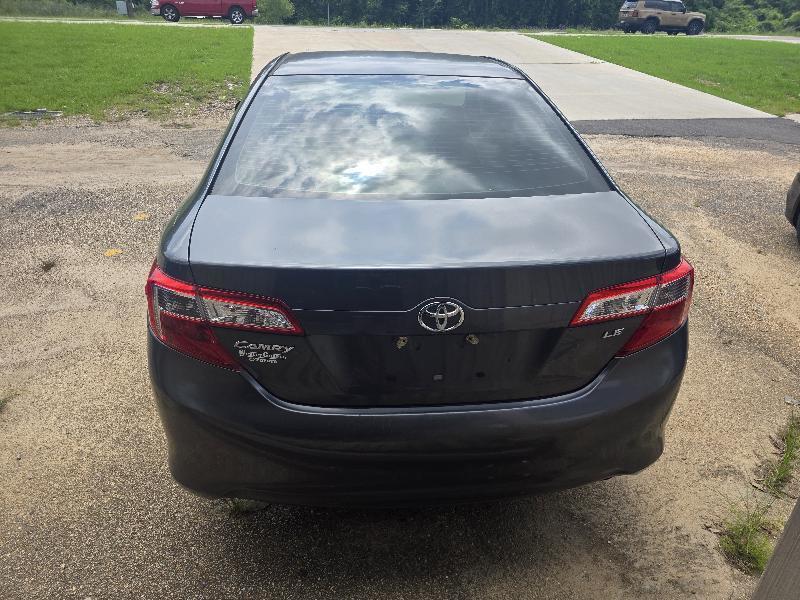 Toyota Camry Base 2012