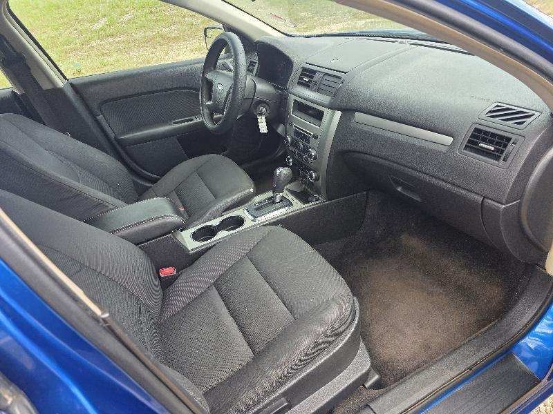Ford Fusion SE 2012