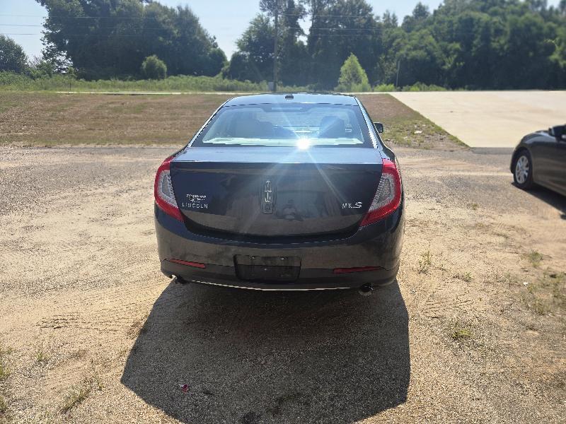 Lincoln MKS  2013