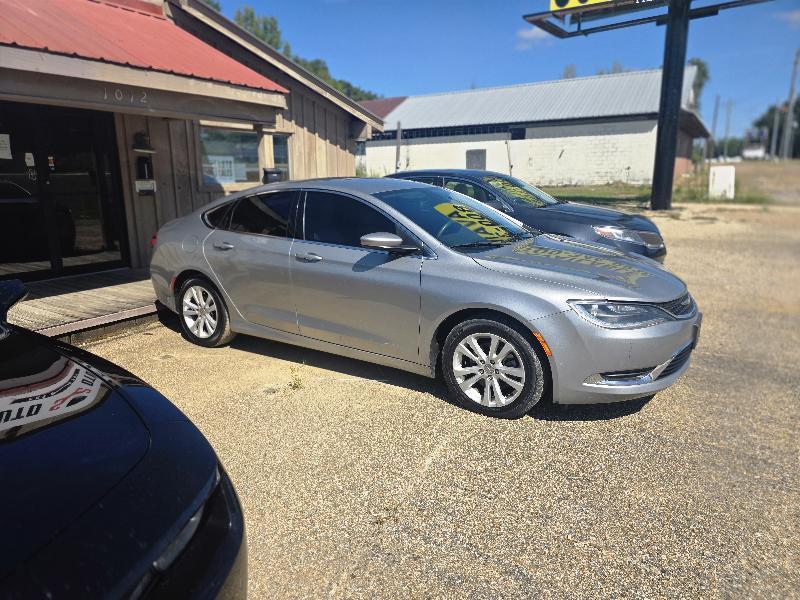 Chrysler 200  2016
