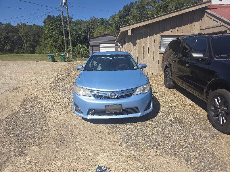 Toyota Camry Base 2012