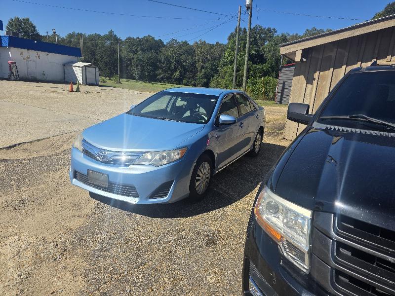 Toyota Camry Base 2012